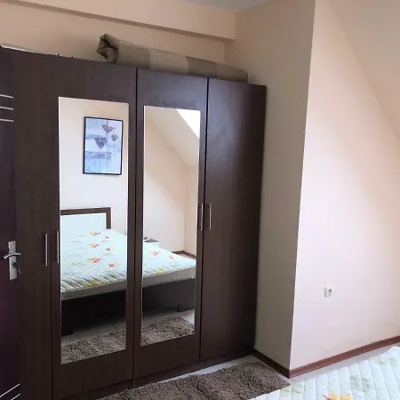 Апартамент Ganz Real Estate 3
